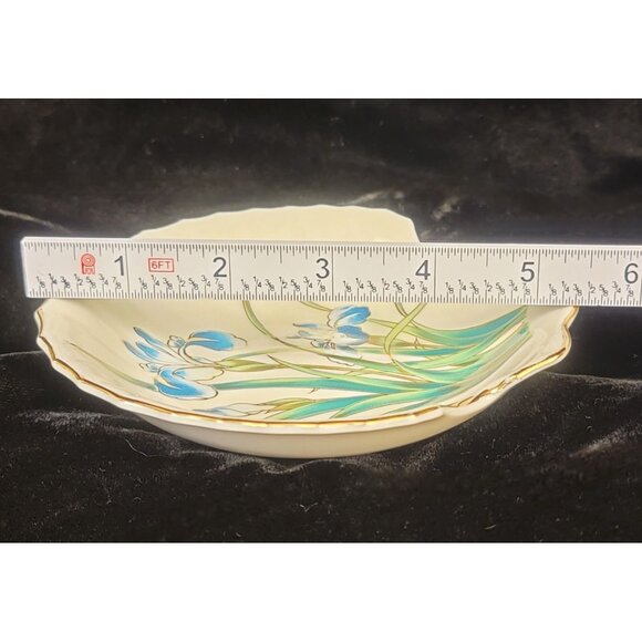 Vintage Takahashi Hand-Painted Porcelain Trinket Dish Featuring Irises - Picture 9 of 12
